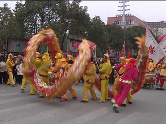銅器齊奏舞進城 歡天喜地慶元宵