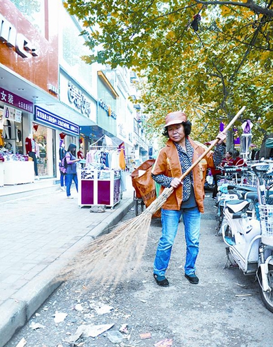 國慶假日 為駐馬店凌晨3時起床的城市美容師點(diǎn)贊