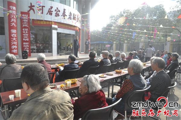愛(ài)心企業(yè)、幼兒園走進(jìn)大河居家養(yǎng)老中心(圖文)