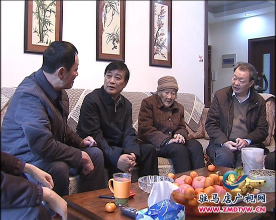 市四大班子領導望慰問我市部分離退休老干部(圖)