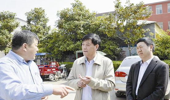 余學(xué)友到泌陽確山汝南調(diào)研經(jīng)濟(jì)社會發(fā)展和基層組織建設(shè)