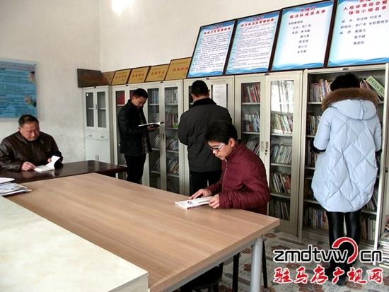 正陽(yáng)農(nóng)民冬閑 “貓”書(shū)屋