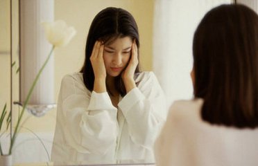 中風(fēng)的頭痛有何不同？中風(fēng)的11個(gè)征兆要牢記！