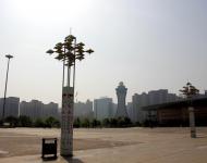 4月7日上午，記者在駐馬店北區(qū)看到，經(jīng)過兩天持續(xù)降雨的洗禮，整個城市煥然一新，記者隨手拍了幾張小景與廣大網(wǎng)友分享。駐馬店天中廣場到處彰顯社會主義核心價值觀的口號。（記者/喬建豪）