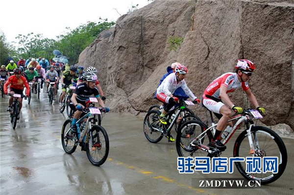 2016國際山地運動暨西游文化節(jié)在嵖岈山開幕