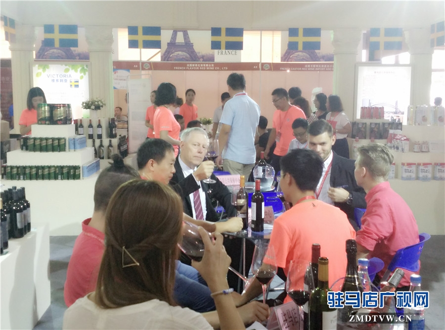 魅力無限的駐馬店，又一次以“開放、合作、綠色、共贏”的嶄新姿態(tài)，成為世人矚目的焦點(diǎn)。圖片拍攝：蘇莎