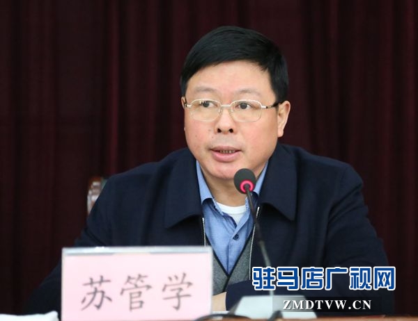 市院黨組成員、政治部主任蘇管學(xué)傳達(dá)會(huì)議精神并輔導(dǎo).JPG