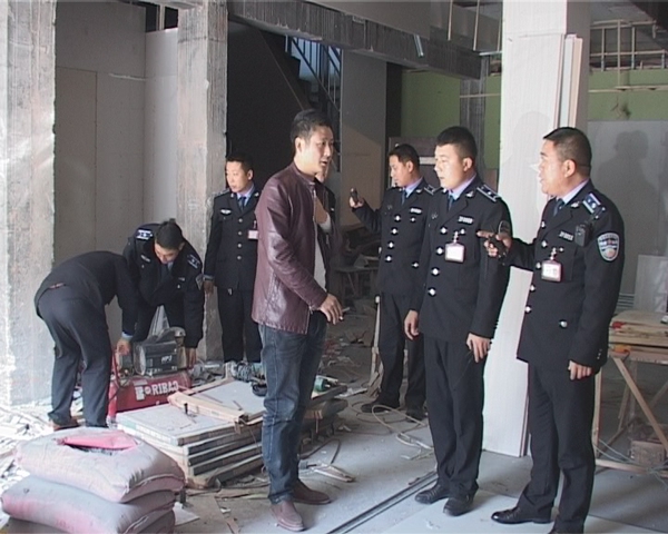 泌陽縣住建執(zhí)法大隊嚴(yán)查住建違法行為