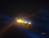 濃濃的霧霾遮住了夜晚的光線，變成幽幽的光影。nico/東方IC