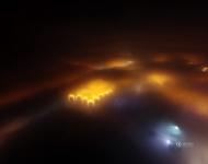 霧霾中的城市之夜。nico/東方IC