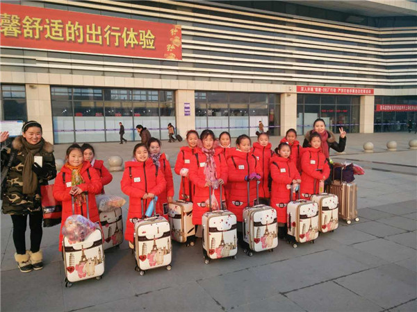 駐馬店西站為進京演出學生開辟綠色通道