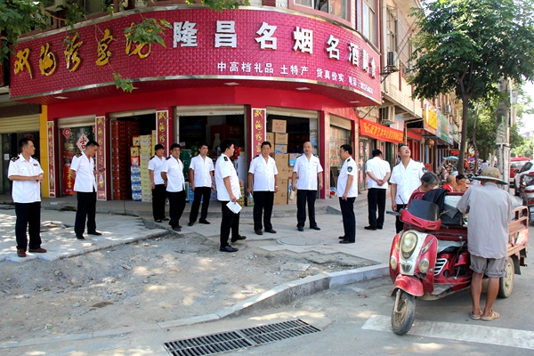 泌陽(yáng)縣衛(wèi)計(jì)監(jiān)督所對(duì)“五小”行業(yè)開展專項(xiàng)整治