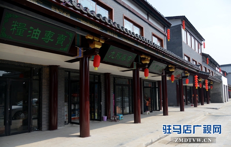小鎮(zhèn)建筑色彩、風(fēng)格以及街道家具和建筑小品統(tǒng)一采用“漢代風(fēng)格”。