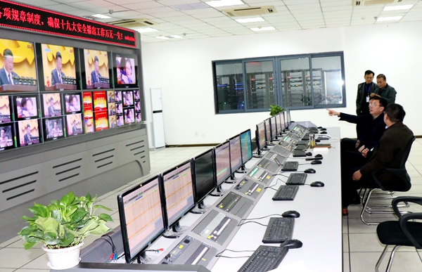 局臺(tái)領(lǐng)導(dǎo)對(duì)“十九大”期間廣播電視安全播出工作進(jìn)行再檢查