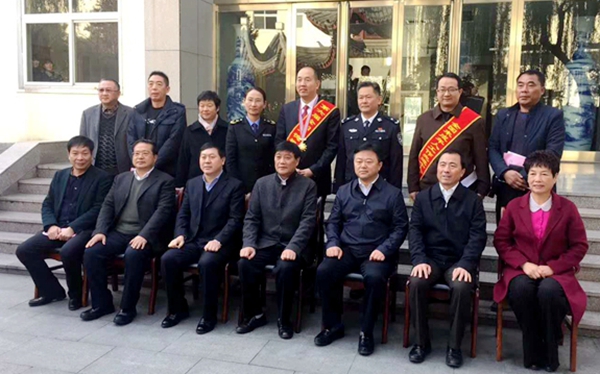 駐馬店市召開受全國表彰精神文明建設(shè)工作先進(jìn)單位先進(jìn)個(gè)人座談會(huì)