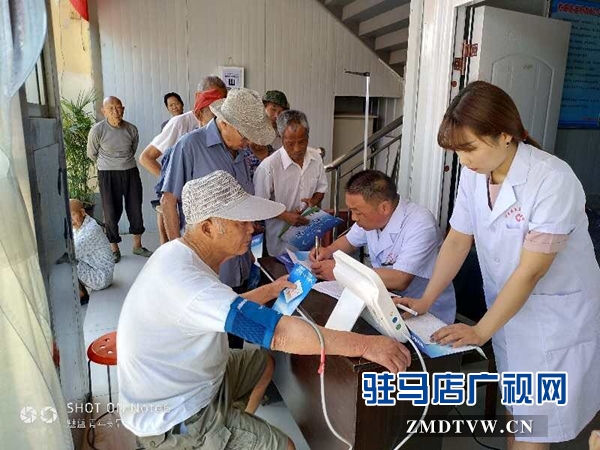 開發(fā)區(qū)民政局對全區(qū)131位特困供養(yǎng)人員開展健康體檢。