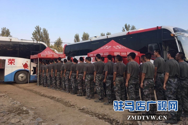  無(wú)償獻(xiàn)血進(jìn)軍營(yíng)