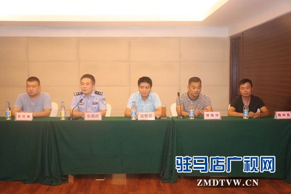 市運管、東高分局交警大隊聯(lián)合開展貨車駕駛員安全警示教育活動