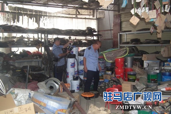 泌陽(yáng)縣春水工商質(zhì)監(jiān)所凈化秋季農(nóng)資市場(chǎng)