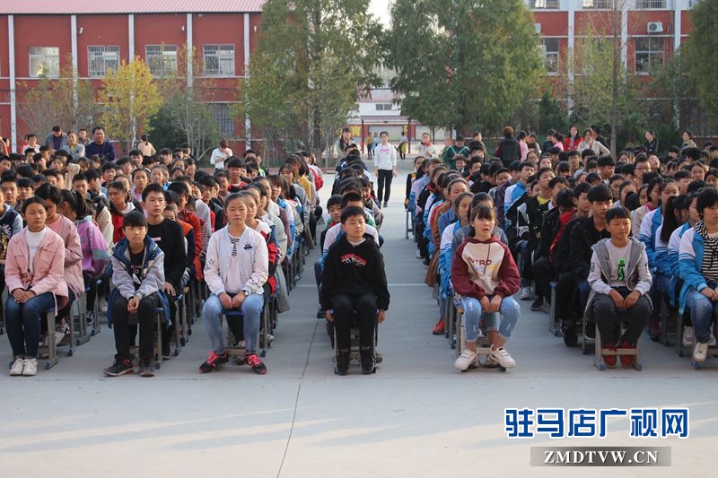 關工委道德法制教育報告會現場2.JPG