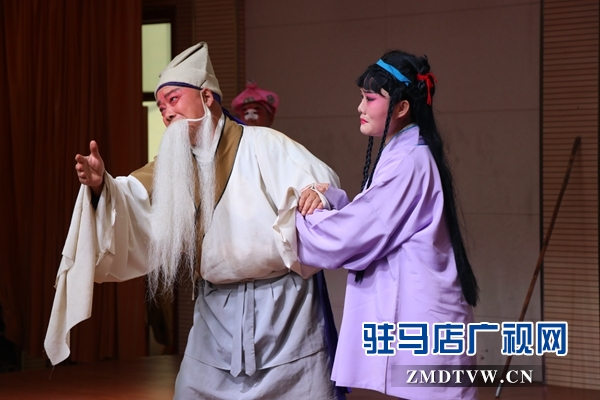 戲劇進(jìn)校園活動(dòng)走進(jìn)駐馬店實(shí)驗(yàn)小學(xué)