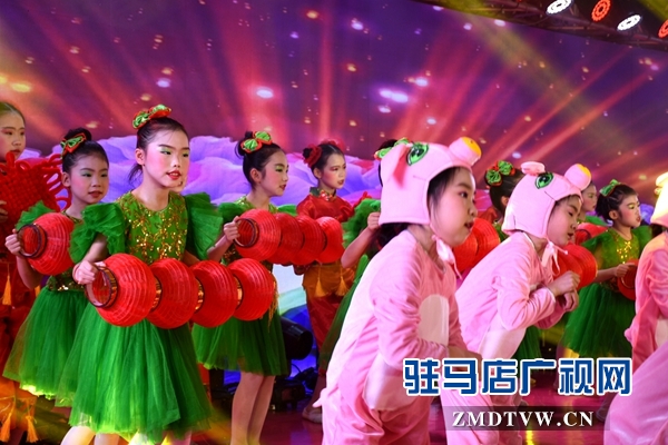 正陽縣舉辦“粒粒花生香，濃濃故鄉(xiāng)情”主題元宵節(jié)晚會