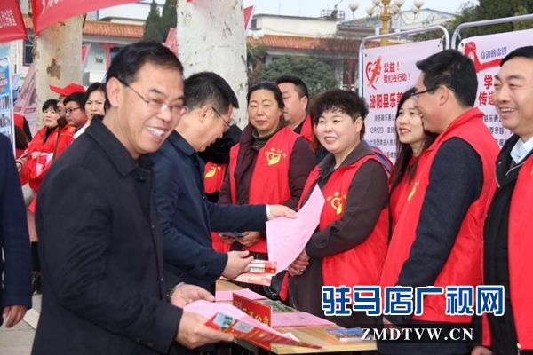  泌陽(yáng)縣開(kāi)展學(xué)雷鋒義診服務(wù)活動(dòng)