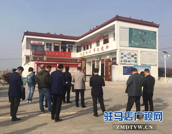 中央、省直主要媒體到泌陽縣調(diào)研“四議兩公開”工作法