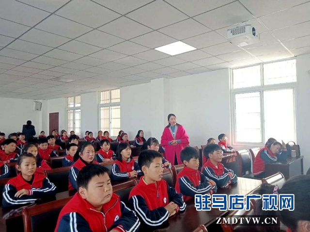 開(kāi)展心理疏導(dǎo)培訓(xùn) 關(guān)注青少年心理健康