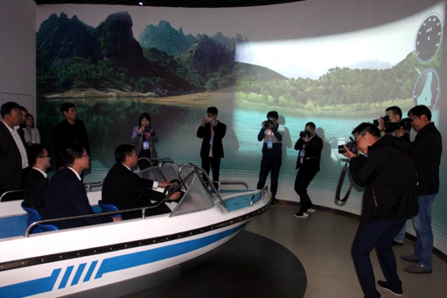 中央、省市媒體記者到遂平縣規(guī)劃綜合展示中心感受遂平發(fā)展