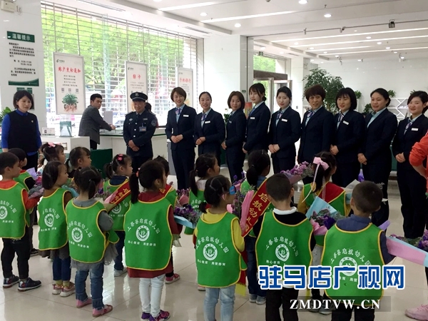 花兒獻(xiàn)給最可愛的人