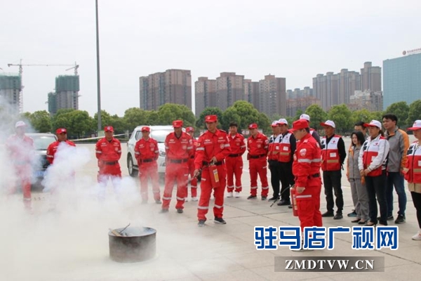 市紅十字會舉行“世界紅十字日”大型宣傳活動