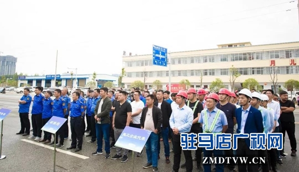 泌陽縣揚塵治理標(biāo)準(zhǔn)化工地授牌儀式在泌陽碧桂園項目隆重舉行