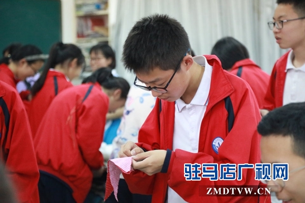 駐馬店市實驗中學(xué)師生“體驗式”過端午 感受傳統(tǒng)節(jié)日魅力
