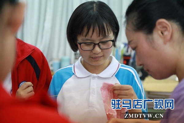 駐馬店市實驗中學(xué)師生“體驗式”過端午 感受傳統(tǒng)節(jié)日魅力