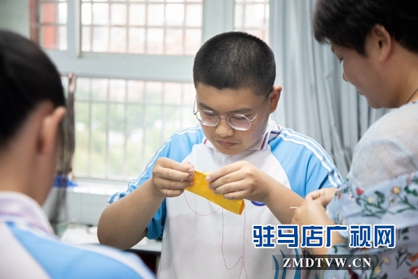 駐馬店市實驗中學(xué)師生“體驗式”過端午 感受傳統(tǒng)節(jié)日魅力