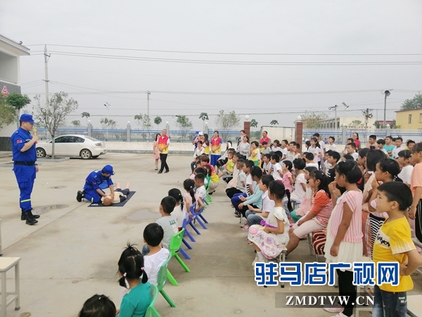 防溺水安全知識進校園 筑固學生暑期“安全墻”