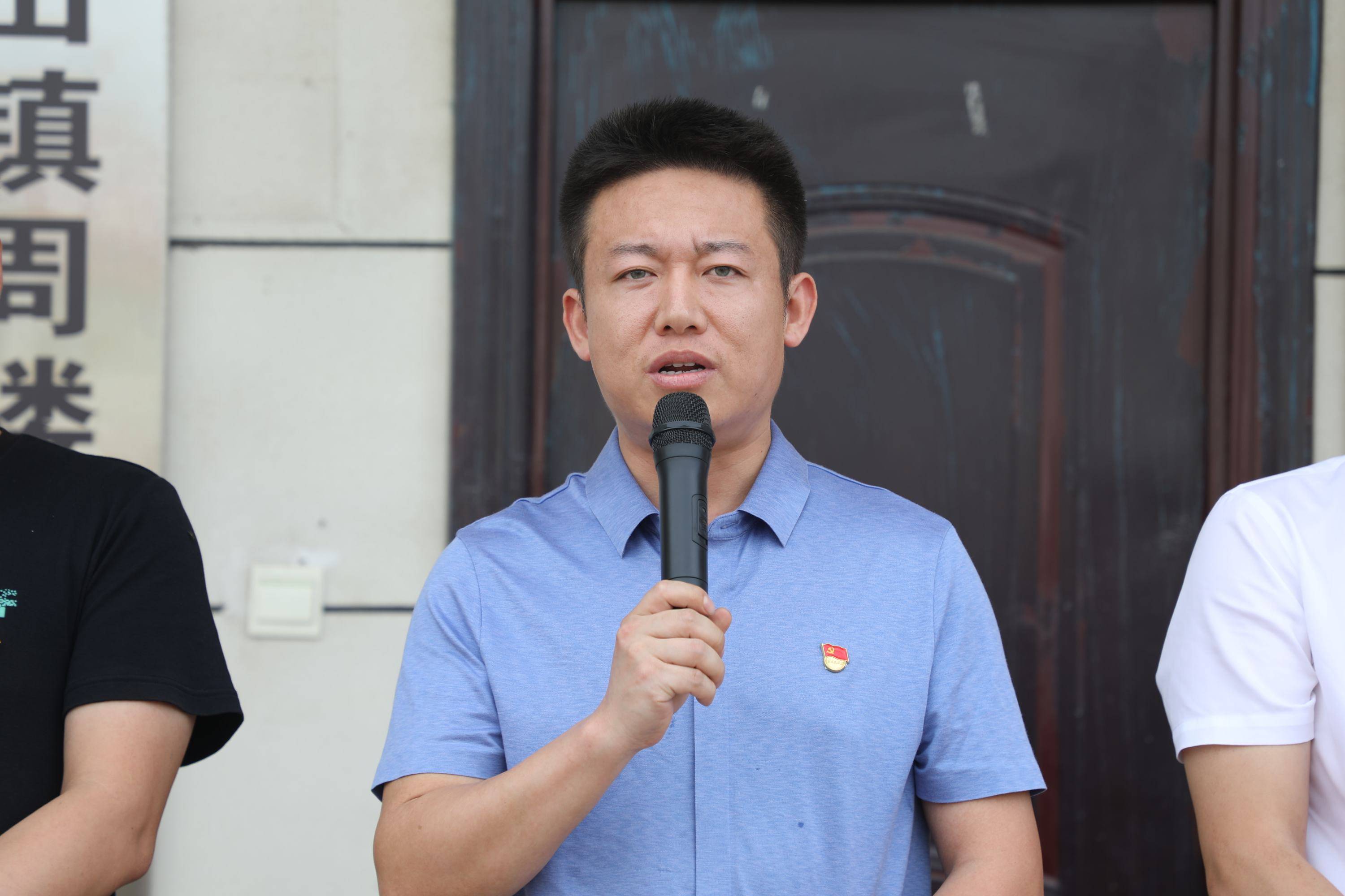 駐馬店市企業(yè)家協(xié)會二屆第四組走進(jìn)遂平嵖岈山鎮(zhèn)蛋白桑葉基地精準(zhǔn)產(chǎn)業(yè)扶貧暨慰問老黨員活動圓滿舉行
