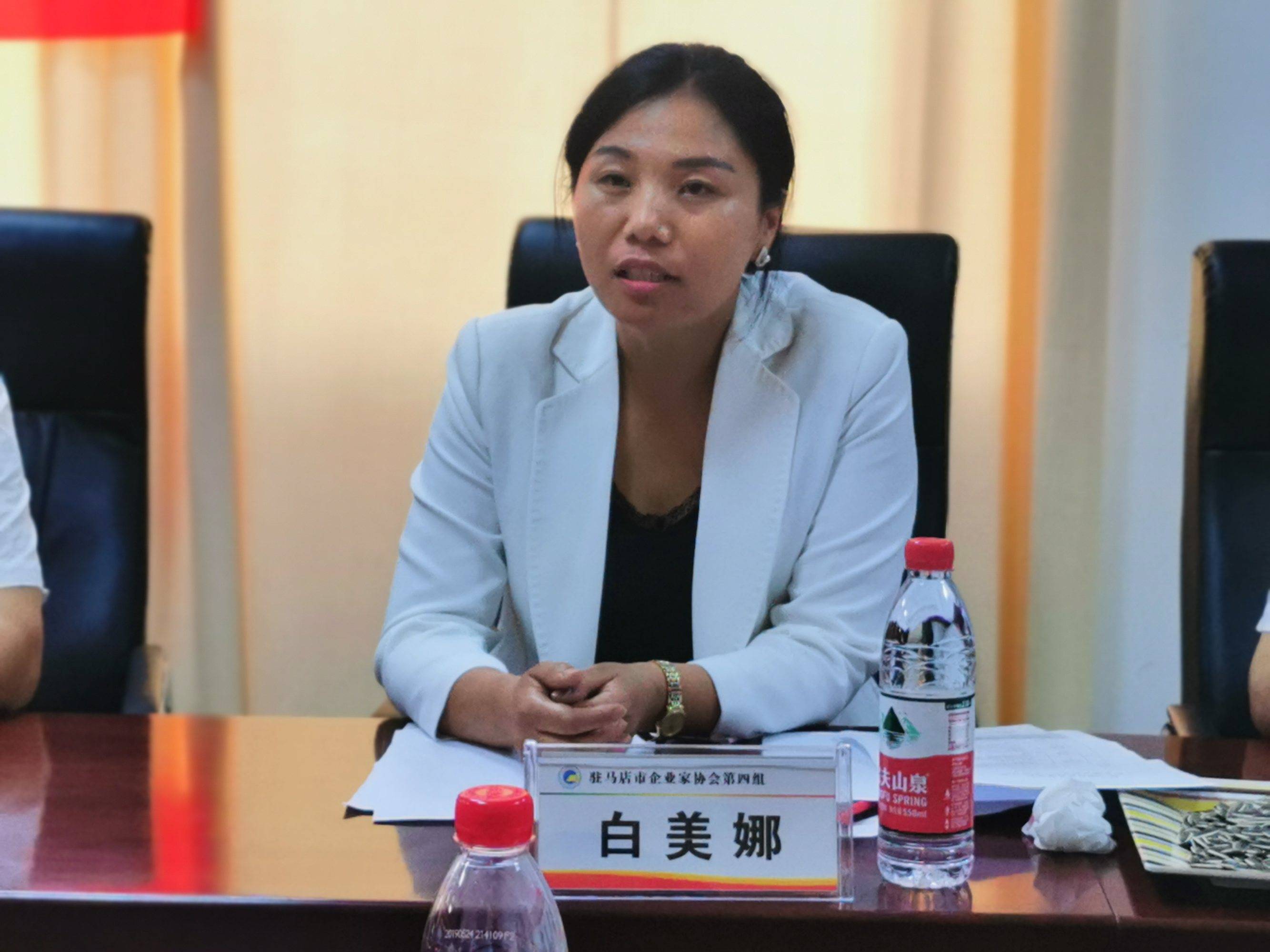 駐馬店市企業(yè)家協(xié)會二屆第四組走進(jìn)遂平嵖岈山鎮(zhèn)蛋白桑葉基地精準(zhǔn)產(chǎn)業(yè)扶貧暨慰問老黨員活動圓滿舉行