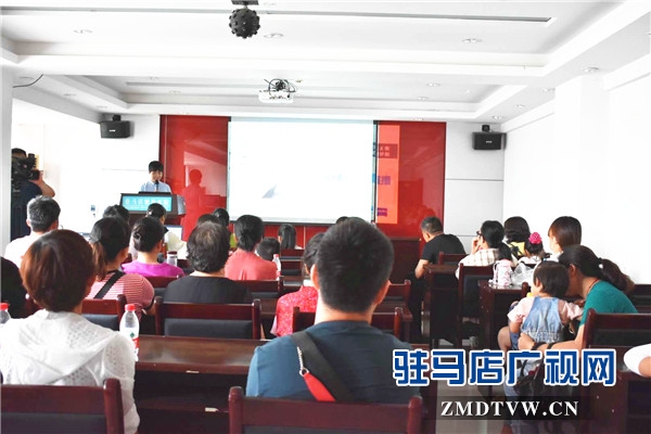 第二期蔡司全飛秒手術(shù)直播在駐馬店眼科醫(yī)院圓滿舉行