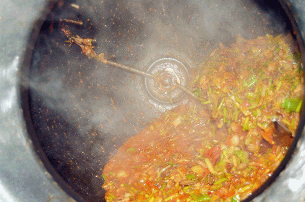 深夜食堂：攢勁弟弟帶你吃！烏魯木齊十大經(jīng)典拌面館，咱新疆人就好這口... 