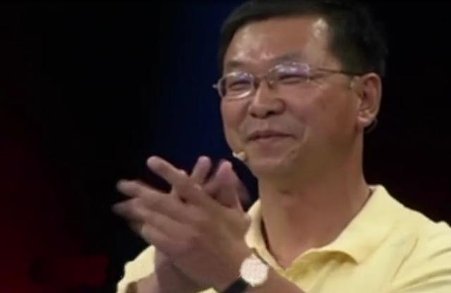 男子帶“御賜佩刀”鑒寶，發(fā)現(xiàn)刀上四個字，專家：您祖宗是何人？ 