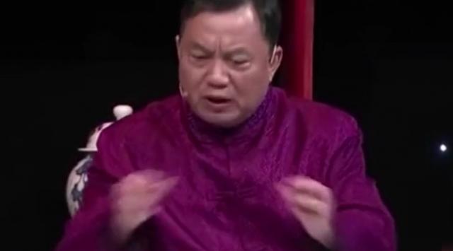 男子帶“御賜佩刀”鑒寶，發(fā)現(xiàn)刀上四個字，專家：您祖宗是何人？ 