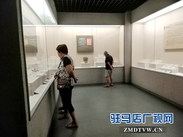 酷熱暑期 市博物館游客盈門(mén)