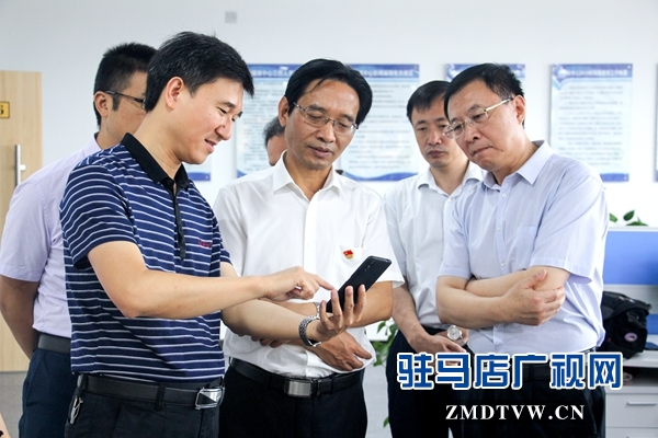 省委宣傳部常務(wù)副部長曾德亞到駐馬店廣播電視臺進(jìn)行調(diào)研