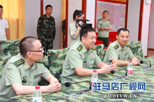 駐馬店市企業(yè)擁軍優(yōu)屬協(xié)會會長、青商會會長、鵬宇集團創(chuàng)始人總裁朱新紅率隊開展八一建軍節(jié)慰問活動