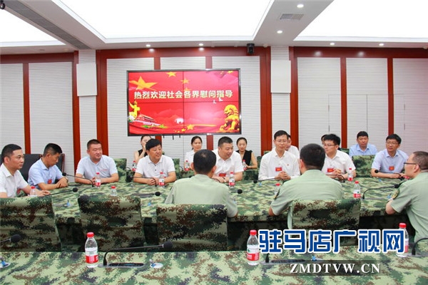 駐馬店市企業(yè)擁軍優(yōu)屬協(xié)會會長、青商會會長、鵬宇集團創(chuàng)始人總裁朱新紅率隊開展八一建軍節(jié)慰問活動