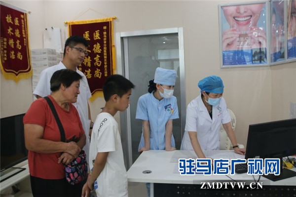 口腔正畸專家張?jiān)绿m坐診駐馬店口腔醫(yī)院 口腔醫(yī)院再度迎來(lái)診療高峰