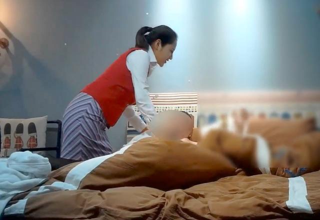 渣男兩年騙百名美女上床，拍視頻賣賺百萬：三個真相發(fā)人深?。?></a></p>
		                <div   id="yboyl1ak6"   class=