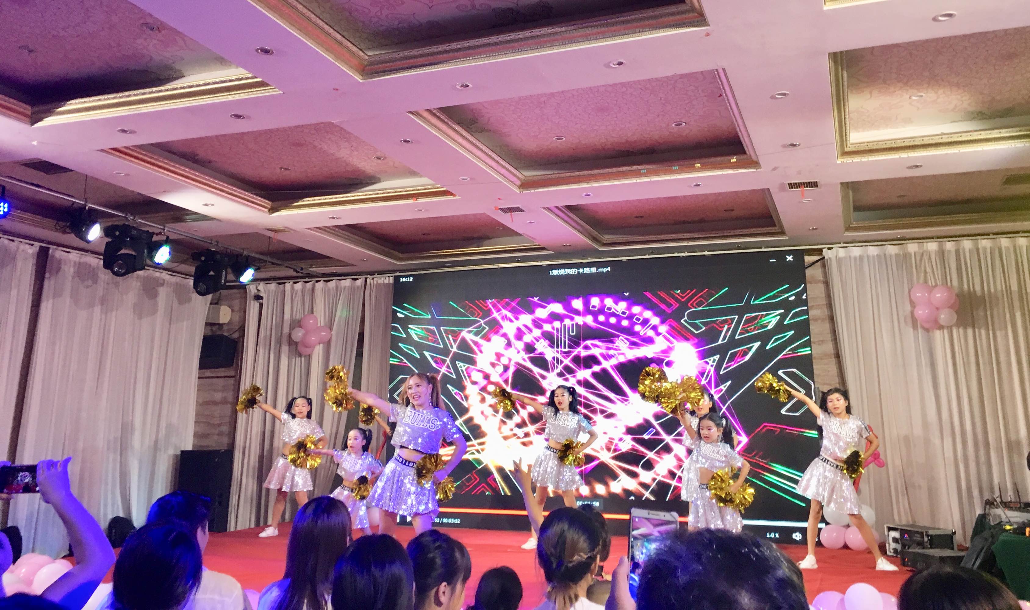 “不忘初心，方得始終”暨本心潤東國際藝術(shù)學(xué)校第一屆匯報(bào)演出精彩綻放